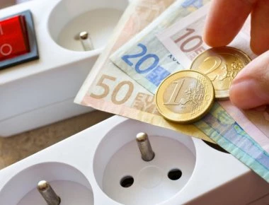 13 συμβουλές πώς να μην μας «κάψει» το ηλεκτρικό ρεύμα!